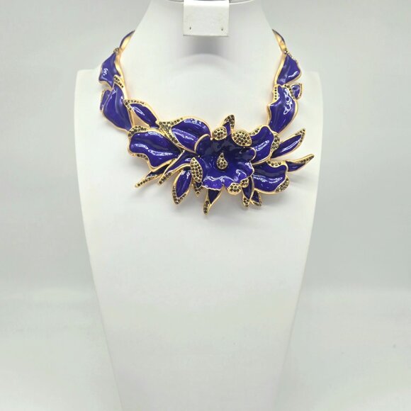 Oscar de La Renta Avant Garde Enamel and Swarovski Crystal Flower Necklace - Picture 9 of 12